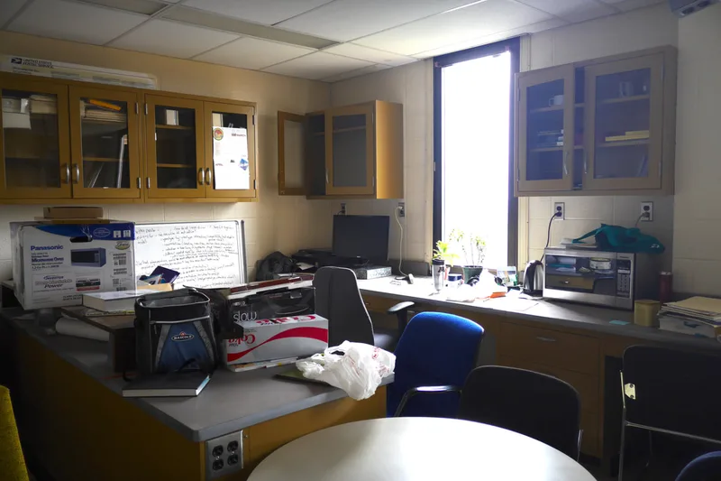 Old office 712 desks