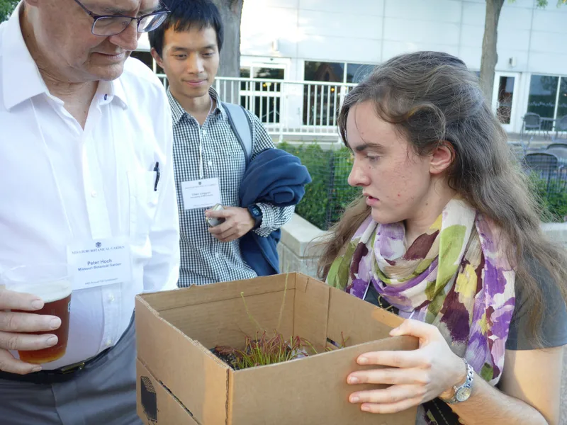 Rebekah with her Drosera starter kit