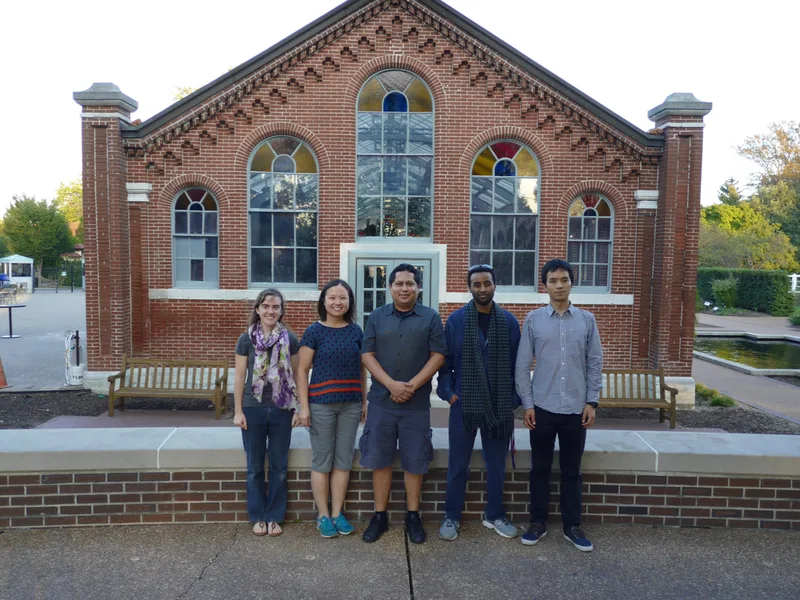 Group photo at Missouri Botanical Garden